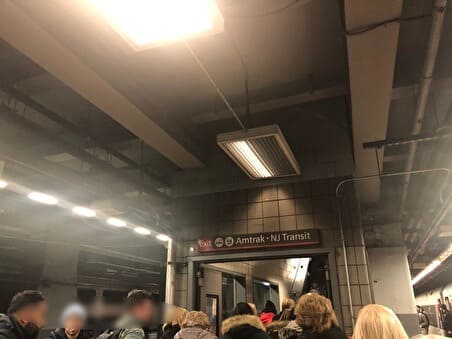 NY Penn Stationプラットフォーム出口
